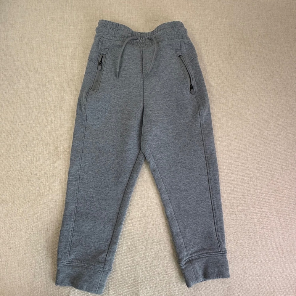 Gap Kids Gray Heathered Joggers Fleece Lined Sweatpants Boys Girls Size S 6-7